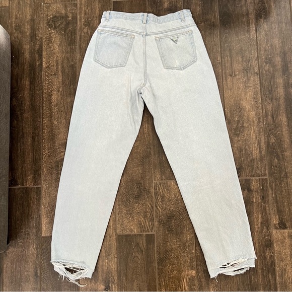 Vintage 80s / 90s Guess Relaxed Leg High Rise Mom Jeans Light Wash - Picture 2 of 14